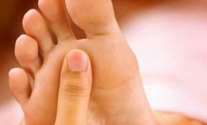 How to treat nail fungus on your legs with household mature