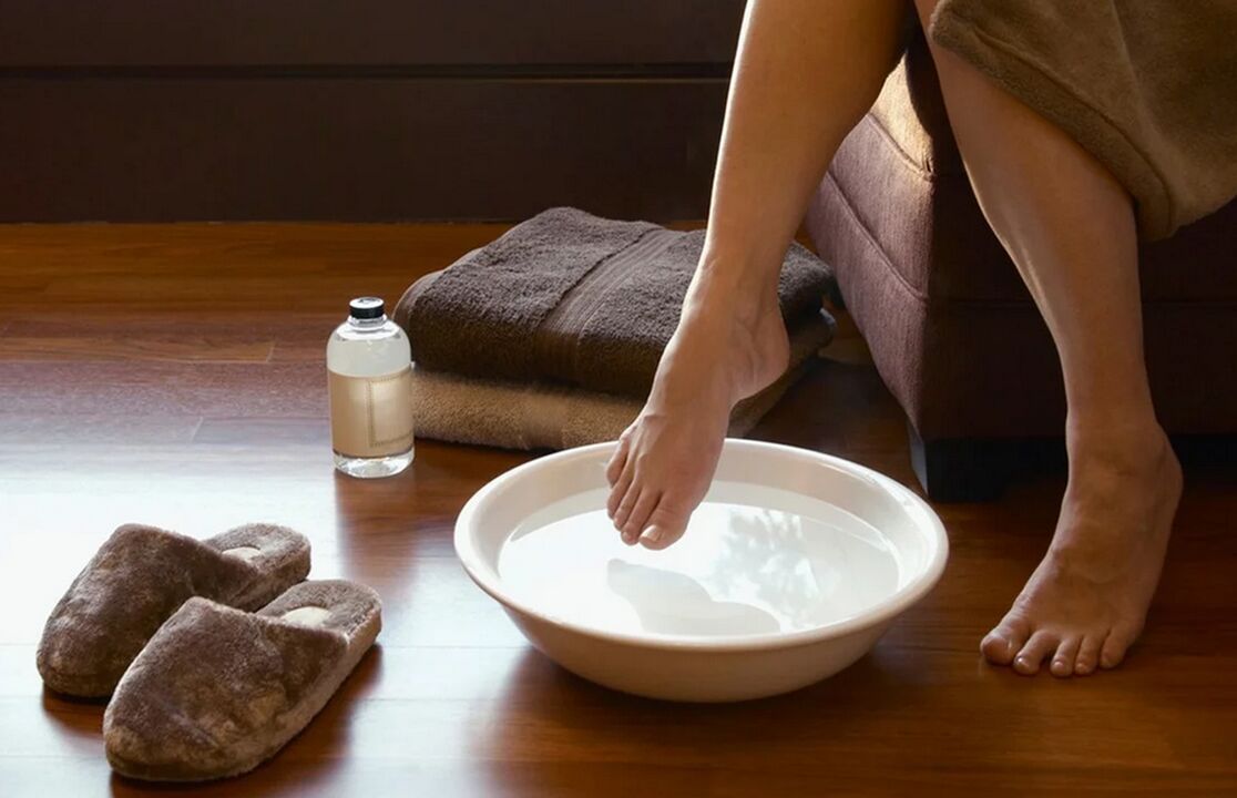Bathroom with vinegar to treat nail fungus
