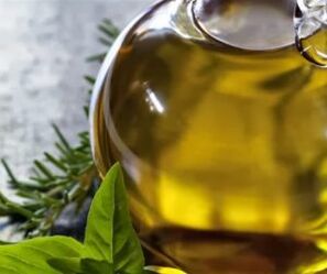 Oregano oil for athlete's foot
