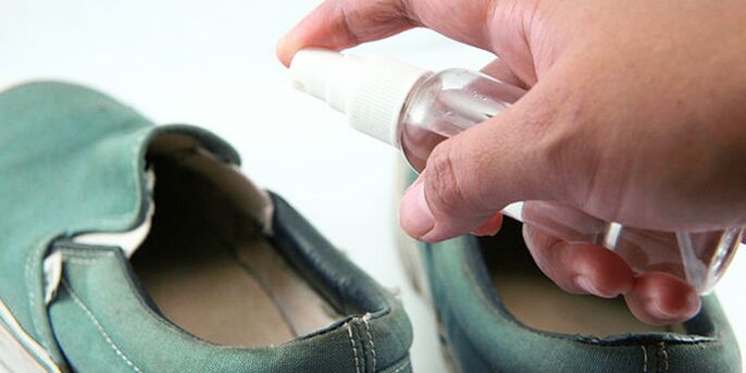 Disinfection of shoes in case of fungal infections